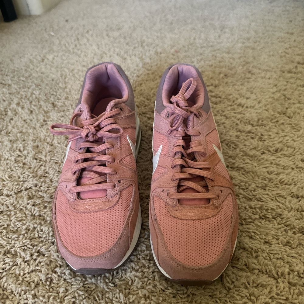 Women's Nike Airmax Pink Athletic Shoes